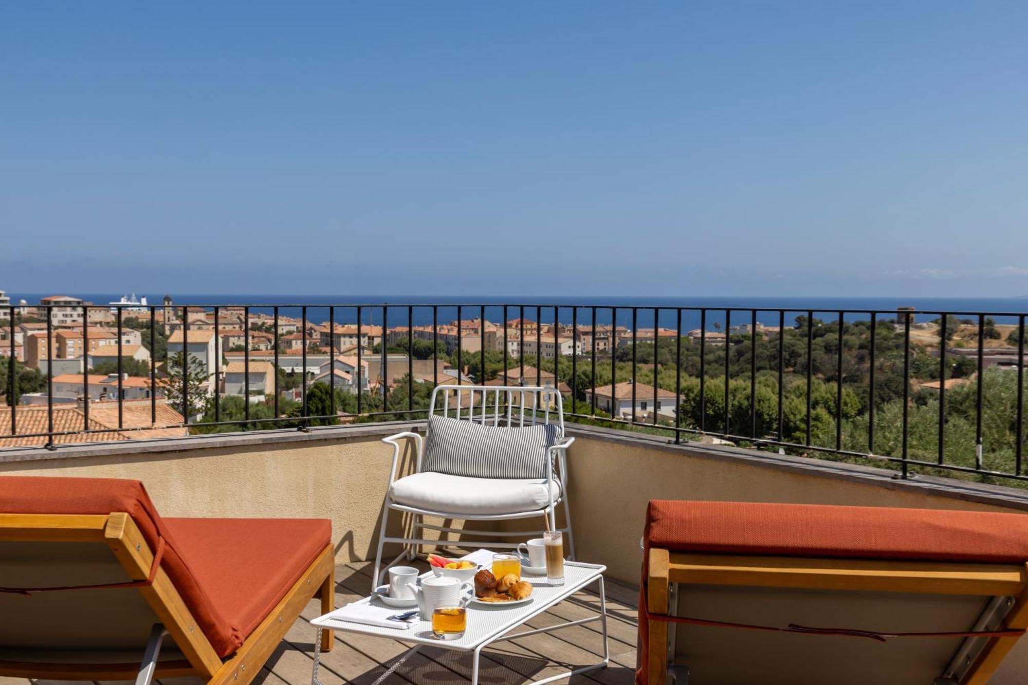 Hotel Restaurant Villa Josephine Л'Иль-Рус Экстерьер фото